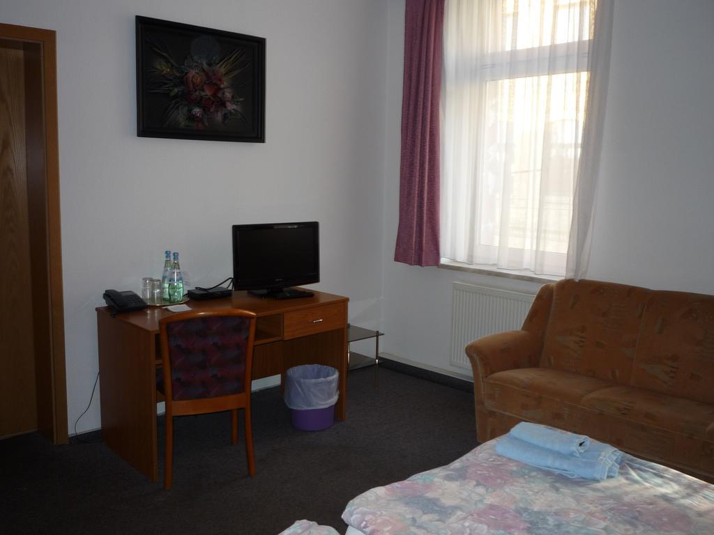 Gasthof & Pension Hause Halle  Szoba fotó