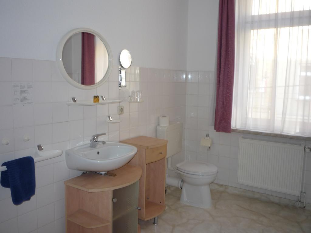 Gasthof & Pension Hause Halle  Szoba fotó