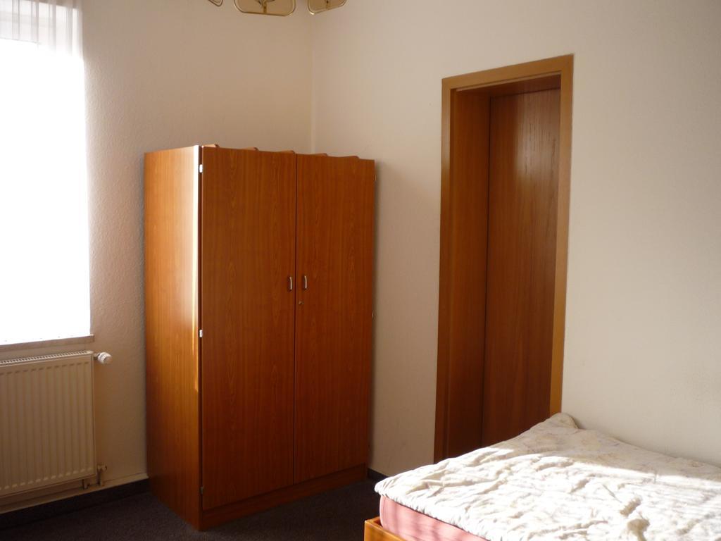 Gasthof & Pension Hause Halle  Szoba fotó